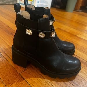 Steve Madden amulet booties size 10 W